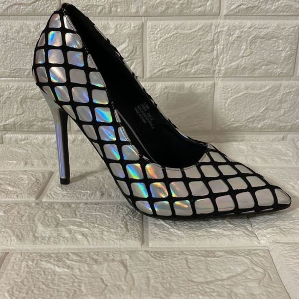 Cape ROBBIN heel shoes silver and black size 7.5.  Stunning.